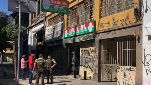 Intento de robo en armería del centro de Santiago: Sujetos fingieron ser funcionarios municipales