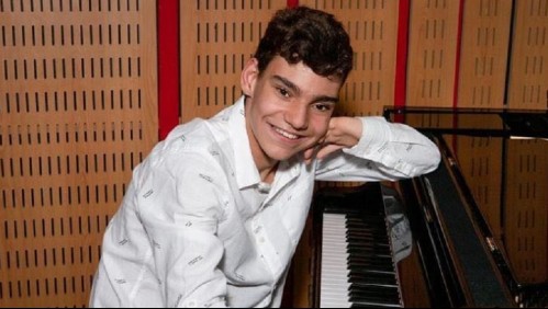 ¿Recuerdas al niño que emocionó con su voz en la Teletón 2015? Adrián Martín Vega pronto cumplirá 18 años