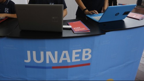 Junaeb informó que dará de baja más de 3 mil computadores que no se entregaron a estudiantes