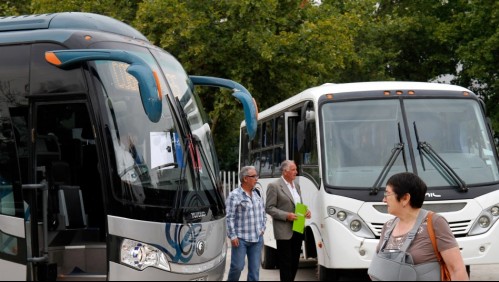 Suspenden paro de buses rurales de la Región Metropolitana