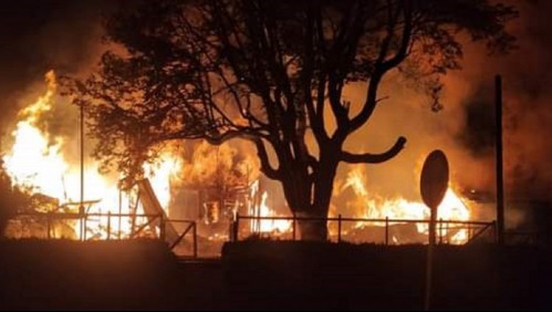 Queman escuela y capilla en región de La Araucanía horas antes de la visita de Presidente Boric