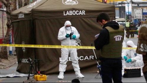 Estaba cambiando un neumático y murió aplastado por el camión luego que la gata cediera