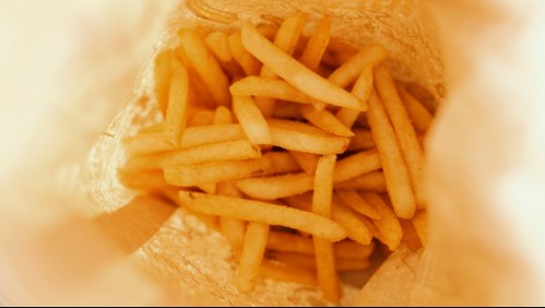¿No puedes parar de comer papitas? Estudio asegura que alimentos ultraprocesados son tan adictivos como los cigarros
