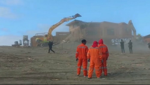 Autoridades desalojan 'tomas vip' en Antofagasta: Ocupaban terrenos fiscales de más de 600 mil metros cuadrados