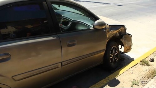 'Es un foco de suciedad y desorden': La problemática detrás de autos abandonados en la vía pública