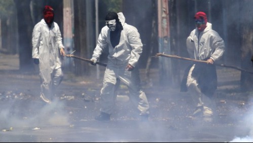 Desórdenes en el exterior del Liceo Confederación Suiza dejó 12 detenidos: Siete son menores de edad