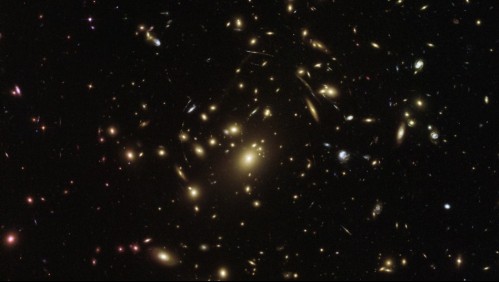 Estaba escondido en la 'región fantasma': Astrónomos descubren colosal objeto extragaláctico