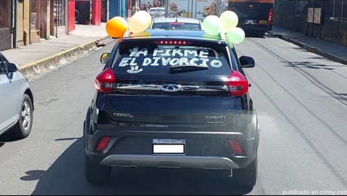 'Me estaba deteriorando la salud': La particular celebración de un hombre al firmar el divorcio se hizo viral