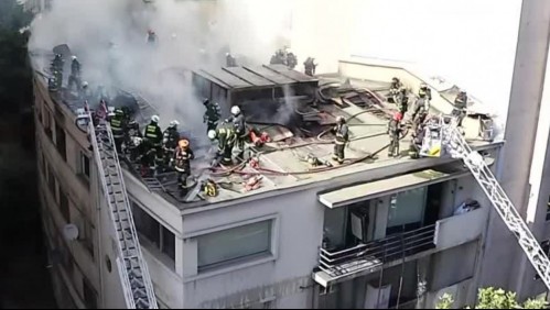 Mujer de 84 años murió en incendio que se produjo en pleno Santiago Centro