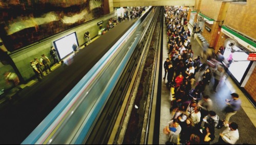 Metro de Santiago presenta problemas de frecuencia en Línea 5