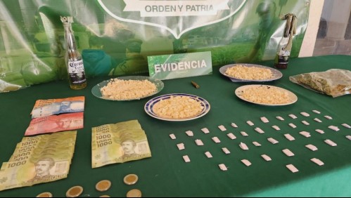 Tenía munición de guerra, bombas molotov y drogas: Mujer usaba su minimarket como fachada