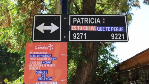 Letreros de calles amanecen con violentas frases machistas: Conoce de qué se trata la iniciativa de Las Condes