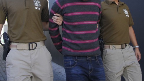 Delincuentes se asustaron al ver a Carabineros: Intentaron escapar porque tenían un arma y habían intentado robar