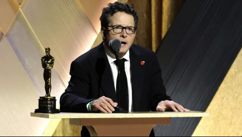 'Me están haciendo temblar': Esta es la enfermedad degenerativa de Michael J. Fox con la que bromeó al recibir un Oscar