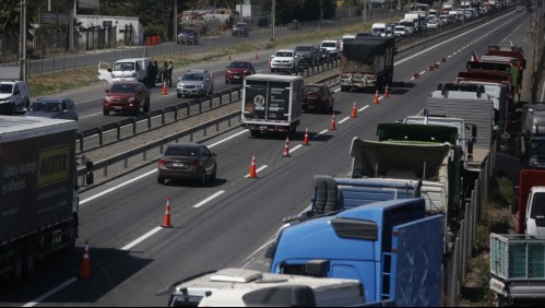 Dirigentes de camioneros en paro: 'Pedimos rebaja de los combustibles para todos los chilenos y no solo para nosotros'