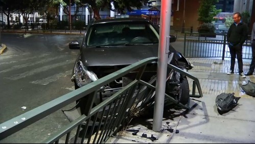 Detienen a presuntos autores de robos en Santiago Centro: Portaban una placa policial falsa