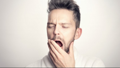 No solo tendrás ojeras: Así es como se dañan los ojos cuando duermes poco