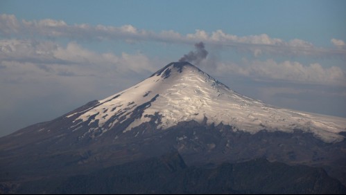 Alerta por incandescencia en el volcán Villarrica: Experto explica este particular fenómeno