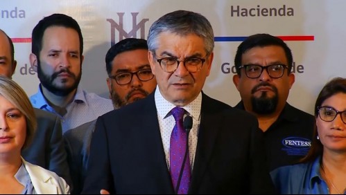 Gobierno llega a acuerdo con sector público y anuncia reajuste salarial del 12%