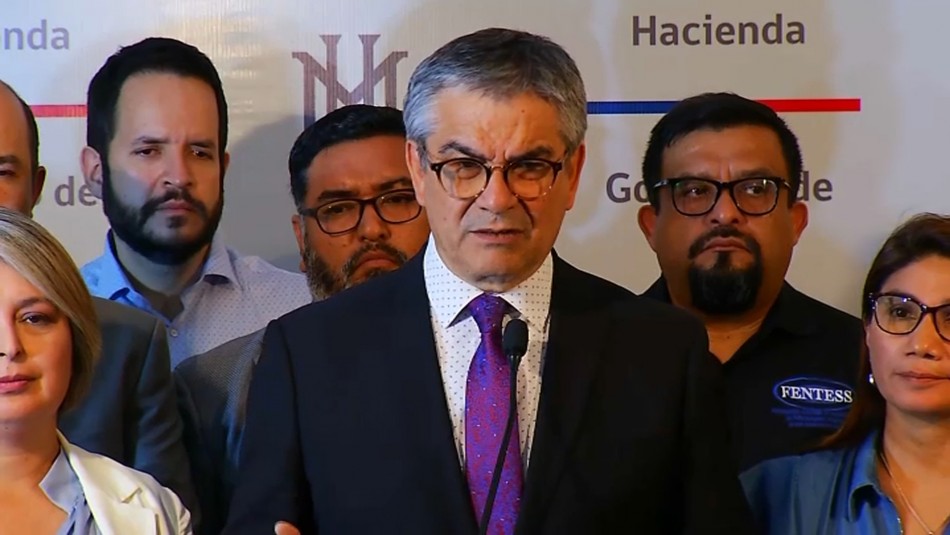 Ministro Marcel tras reunión con representantes del sector público