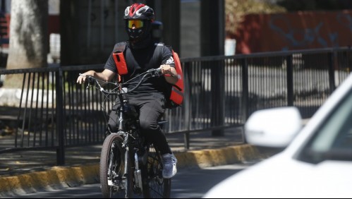 Lanzan campaña informativa de fiscalización a bicicletas con motor: Podrían pagar multas de hasta $90.000