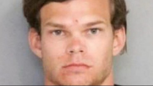 Mató a su madre e hirió a su hermana cuando trató de defenderla: 'Merecía ser apuñalada'