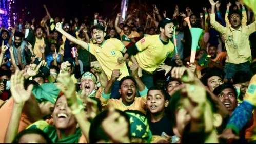 También son fanáticos de la 'verdeamarela': Miles de hinchas en Bangladesh celebraron el triunfo de Brasil