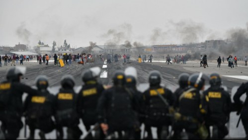 Manifestantes se toman aeropuerto de Arequipa en Perú: Exigen renuncia de la Presidenta Dina Boluarte