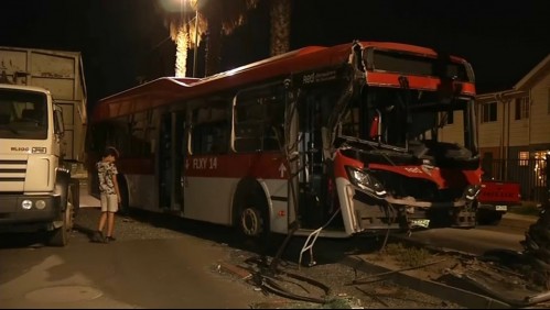 'Sentimos olor a trago': Chofer del Transantiago en aparente estado de ebriedad protagoniza violento choque