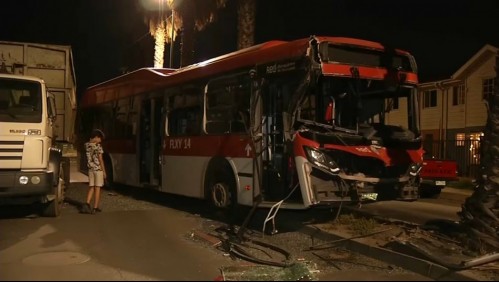 Video muestra violento choque de bus Red en Maipú: Siguen buscando a chofer que se dio a la fuga