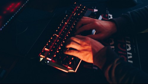 'Me cuestiono hasta cómo me visto': Víctimas de extorsionador que robó fotos íntimas sufren consecuencias psicológicas