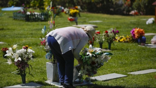 Adulta mayor sufrió fracturas tras caer a un hoyo en un cementerio y ahora recibirá más de $23 millones