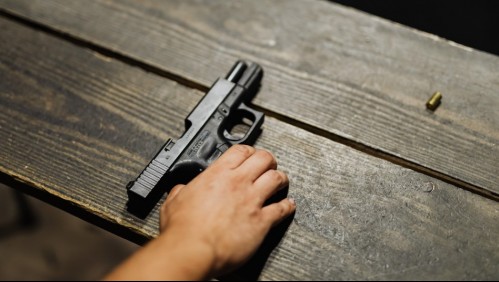 Amenaza con sables a una pareja y es asesinado de un disparo: Se determinó legítima defensa