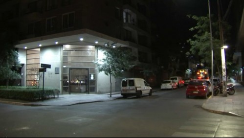 Delincuentes intentan realizar portonazo y vecinos los ahuyentan: Dejaron un auto abandonado en el lugar