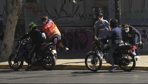 Dos 'motochorros' son detenidos tras realizar tour delictual en La Reina y Ñuñoa