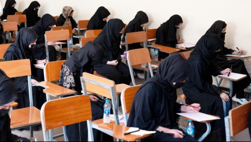 Los talibanes prohíben a las mujeres acceder a la universidad en Afganistán