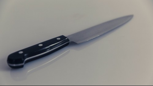 Joven intenta asesinar a su madre con un cuchillo y un sartén luego de que le pidiera ordenar su pieza