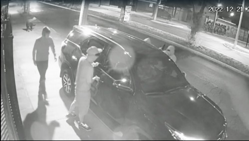 Carabinero en retiro frustra el robo de su auto al dispararle a un delincuente en Maipú