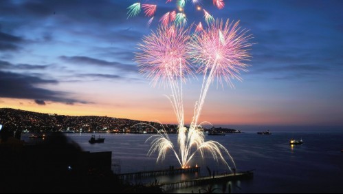 Testearán fuegos artificiales vencidos: ¿Podrían suspenderse los shows de Año Nuevo en el mar?