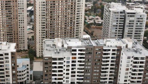 Arrendataria abandonó departamento, pero dejó personas viviendo allí: Dueño tuvo que pedir desalojo