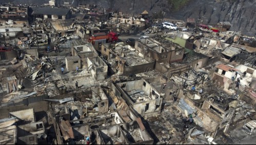 'Alrededor de 300 casas siniestradas': Autoridades dan balance y hacen llamado por incendio forestal en Viña del Mar