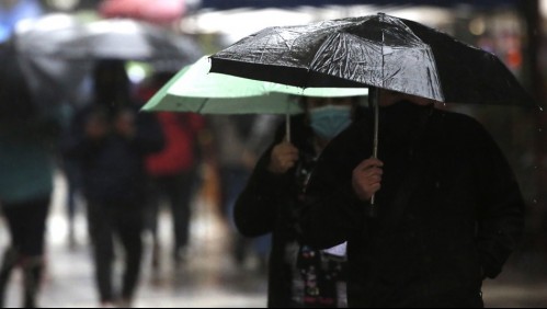 Meteorólogo Jaime Leyton 'no descarta' precipitaciones en Santiago para el 1 de enero