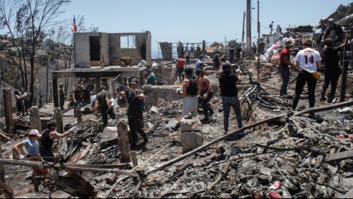 Incendio en Viña del Mar: Discusión en torno a la reubicación habitacional de los más de 700 damnificados