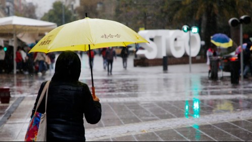 Pronóstico de lluvia para Año Nuevo en Santiago: ¿En qué sectores y en qué momento del día ocurriría?