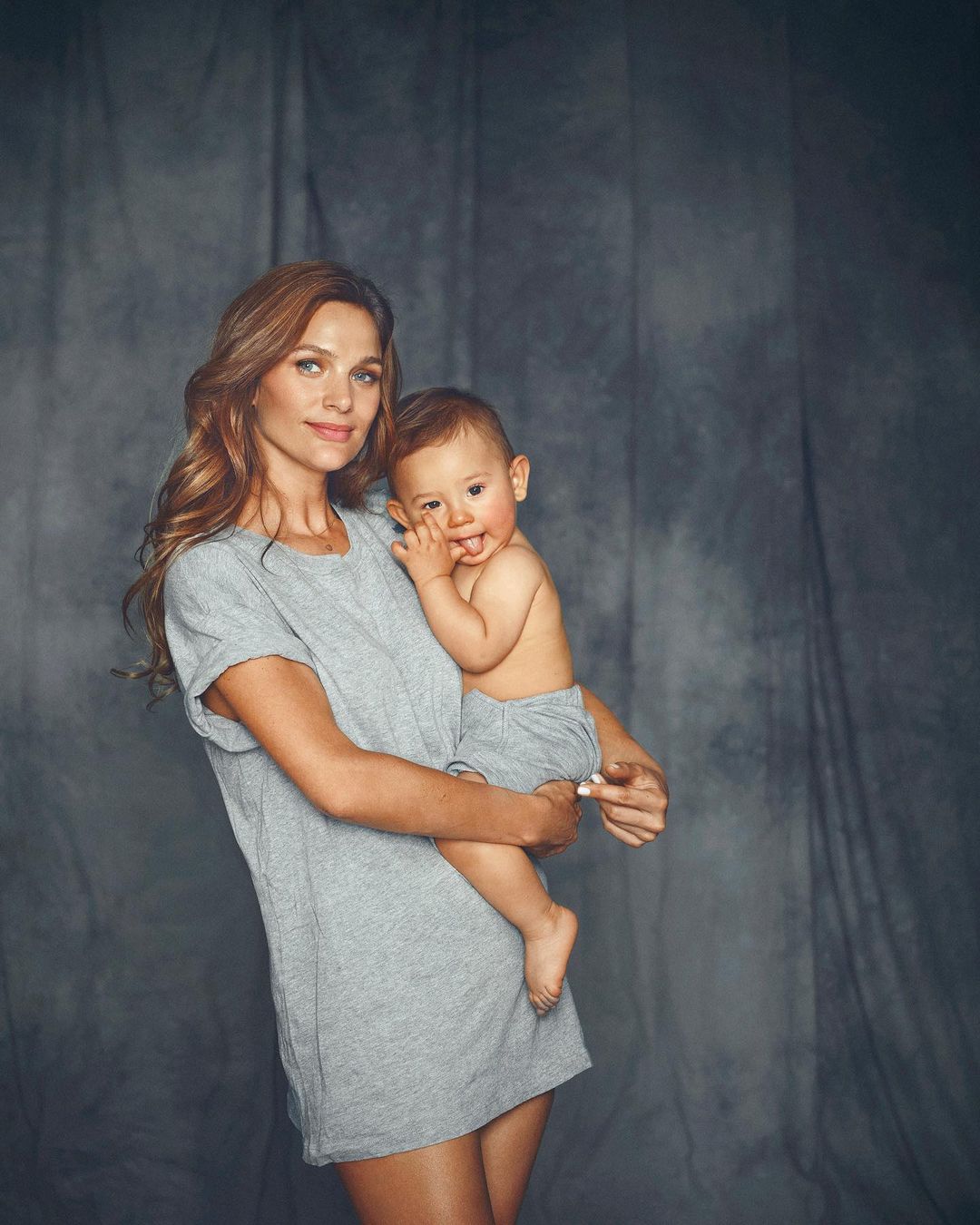 Mayte Rodríguez y su hijo Galo