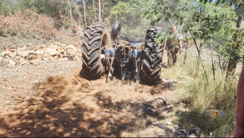 Adulto mayor murió aplastado por el tractor que conducía en comuna de El Carmen