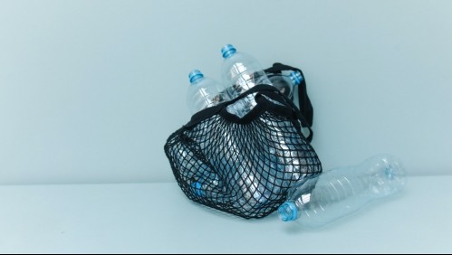 Un peligro microbiológico: Por estos motivos no deberías reutilizar las botellas plásticas desechables