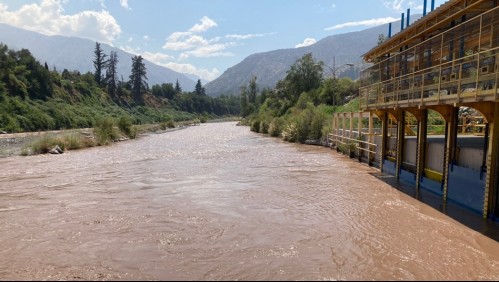 Aguas Andinas declara alerta temprana preventiva por turbiedad en ríos que abastecen a la Región Metropolitana