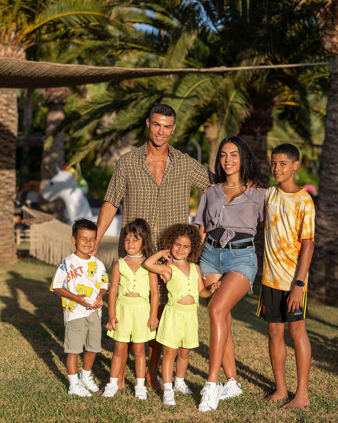 No lo dejan ni ser niño: Las críticas a Georgina Rodríguez por una foto de  hijo de Cristiano Ronaldo con aros - Meganoticias