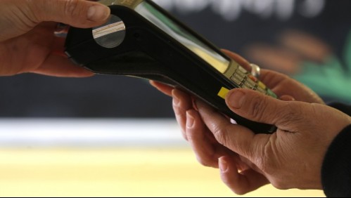 Le cobraron por error $820.000 en vez de $8.200, él no se dio cuenta y todo tuvo un inesperado final